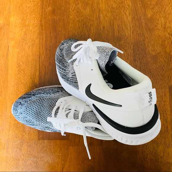 Nike Flyknit Odyssey React Sneakers - Picture 4 of 4